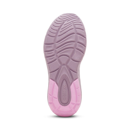 Women's Nova