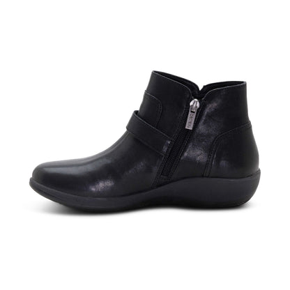 Women's Leah