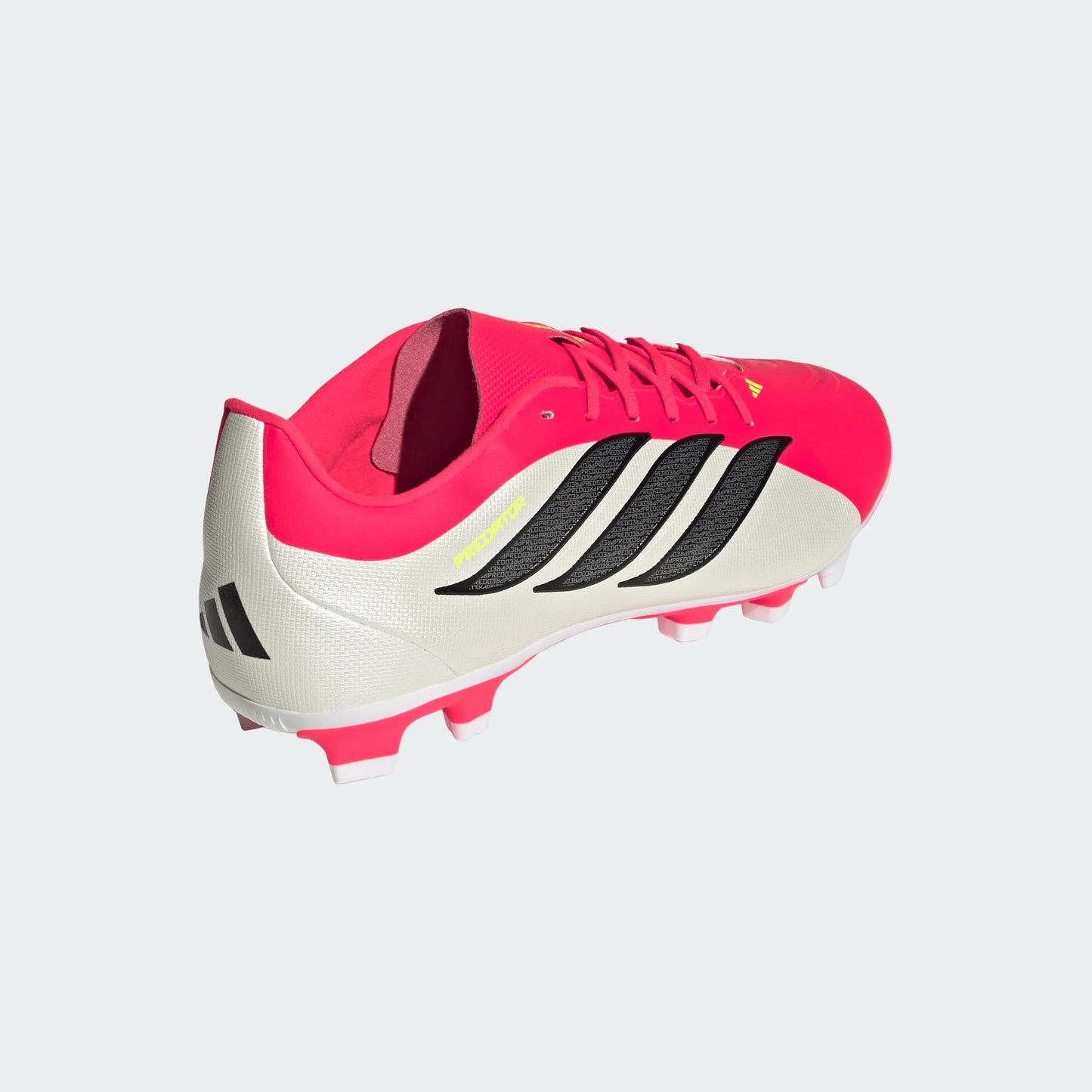 Adult Predator Club FG/MG Soccer